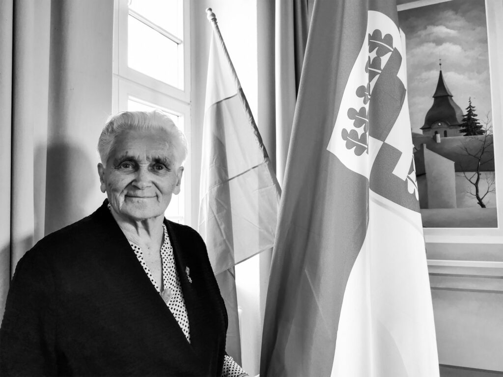 Gyvenimo liudijimas: apie laisvės kovas, ryšius su partizanais, čia užgimusią pirmąją meilę, o drauge – apie persekiojimus, teismus ir tardymus, ilgesio kupinas dienas Sibire ir grįžimą į vis dar sovietinę Lietuvą.