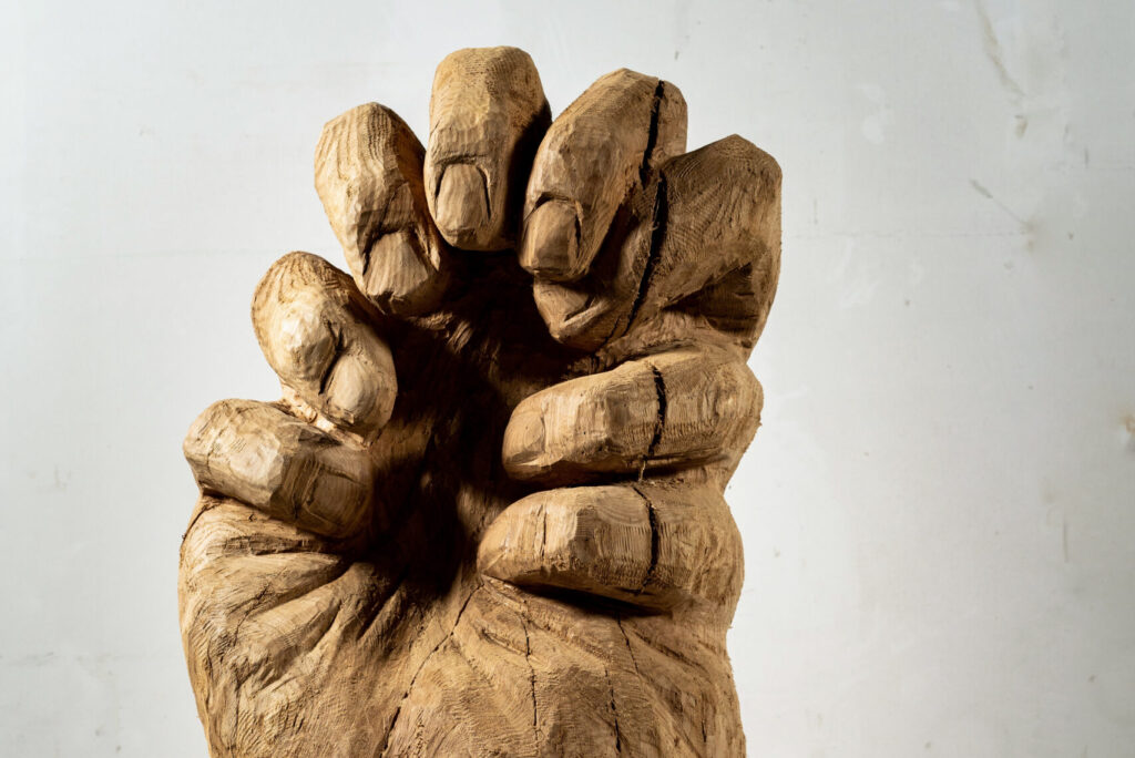 Vietoj kartėlio – gili vidinė įžvalga, vietoj kaltinimo – dėkingumas už daugybę Dievo meilės ženklų, parodytų ir per artimuosius, ir per pašaliečius, ir per medikus.